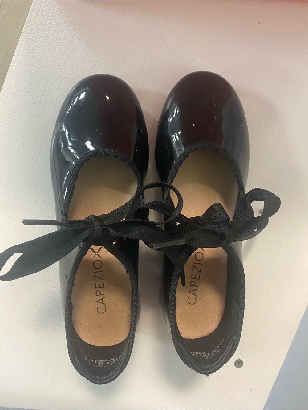 Cape zip tap shoes